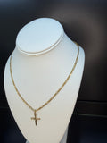 Cadena Figaro Oro 18K con Dije de Cruz – Elegancia que Impone Presencia