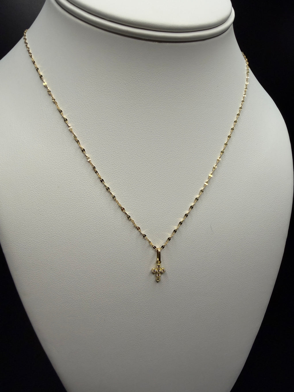 Cadena Delicada con Cruz Brillante Oro 18K
